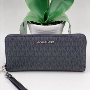 Michael Kors Continental Wallet wristlet Signature Black color